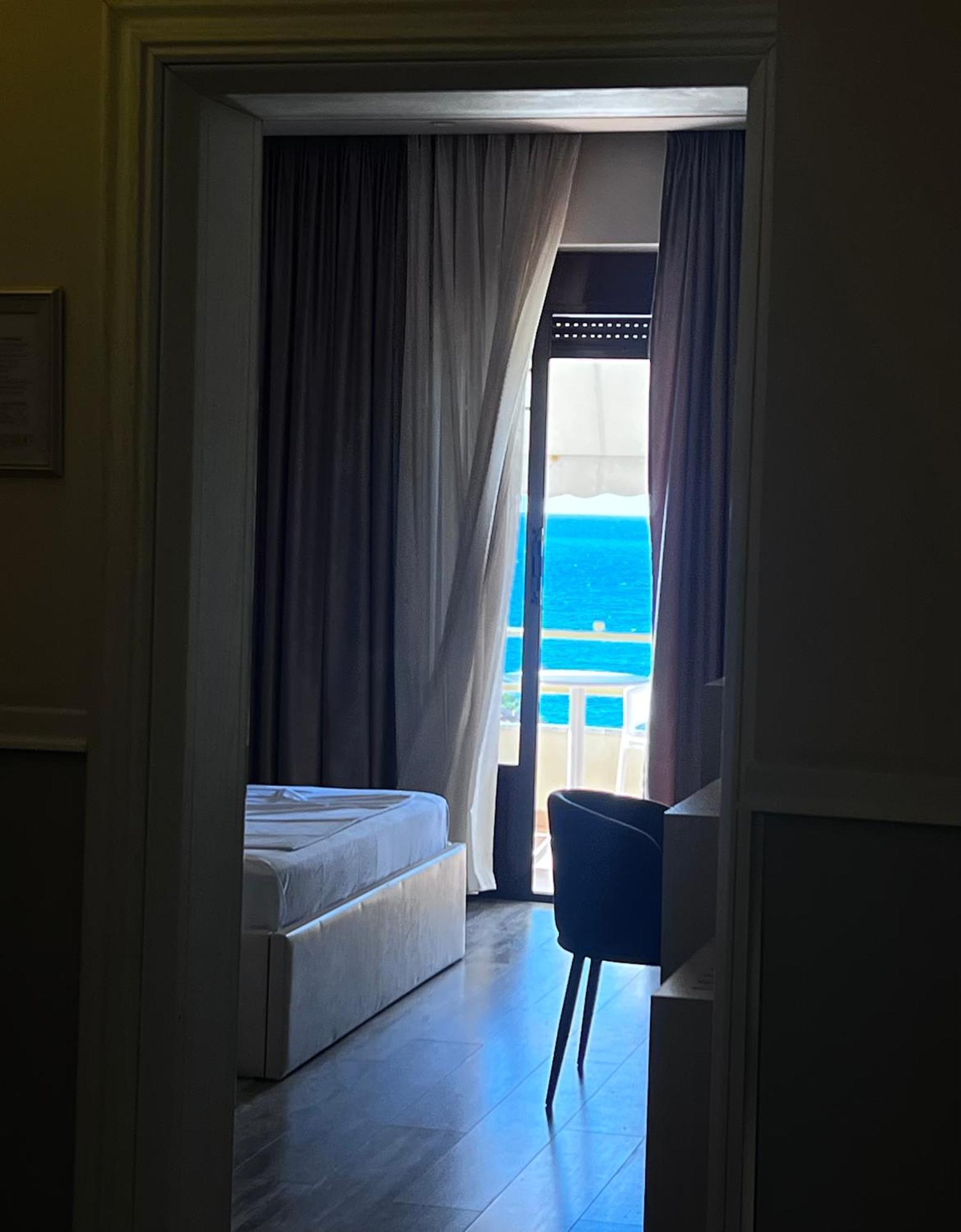 Hotel Lungomare Vlorë Exteriér fotografie